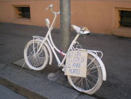 http://radio.rcdc.it/archives/una-ghost-bike-per-non-dimenticare-paride/ from: http://radio.rcdc.it/archives/una-ghost-bike-per-non-dimenticare-paride/